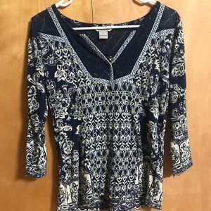 Navy blue and white tee